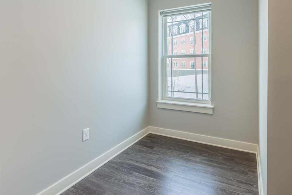 Ellison Heights - 2 Bedroom Corner - Eat-In Kitchen