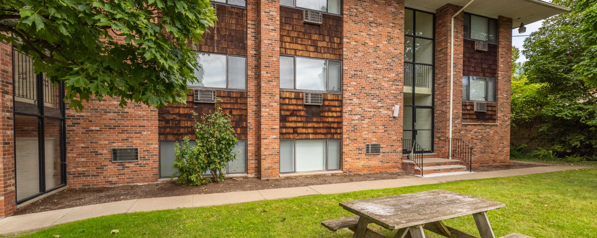 Parklawn Apartments Alloco Real Estate